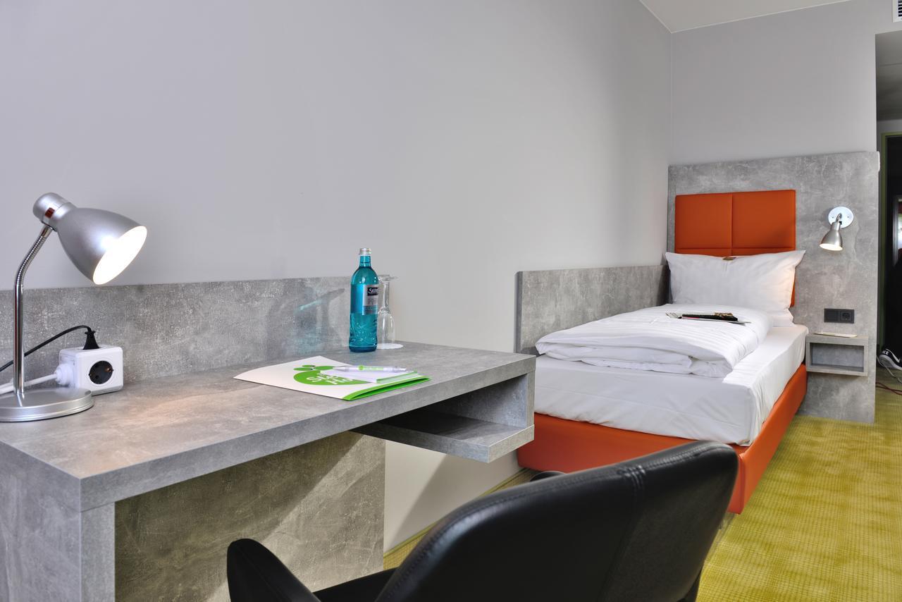 Sleepysleepy Hotel Giessen Linden  ภายนอก รูปภาพ