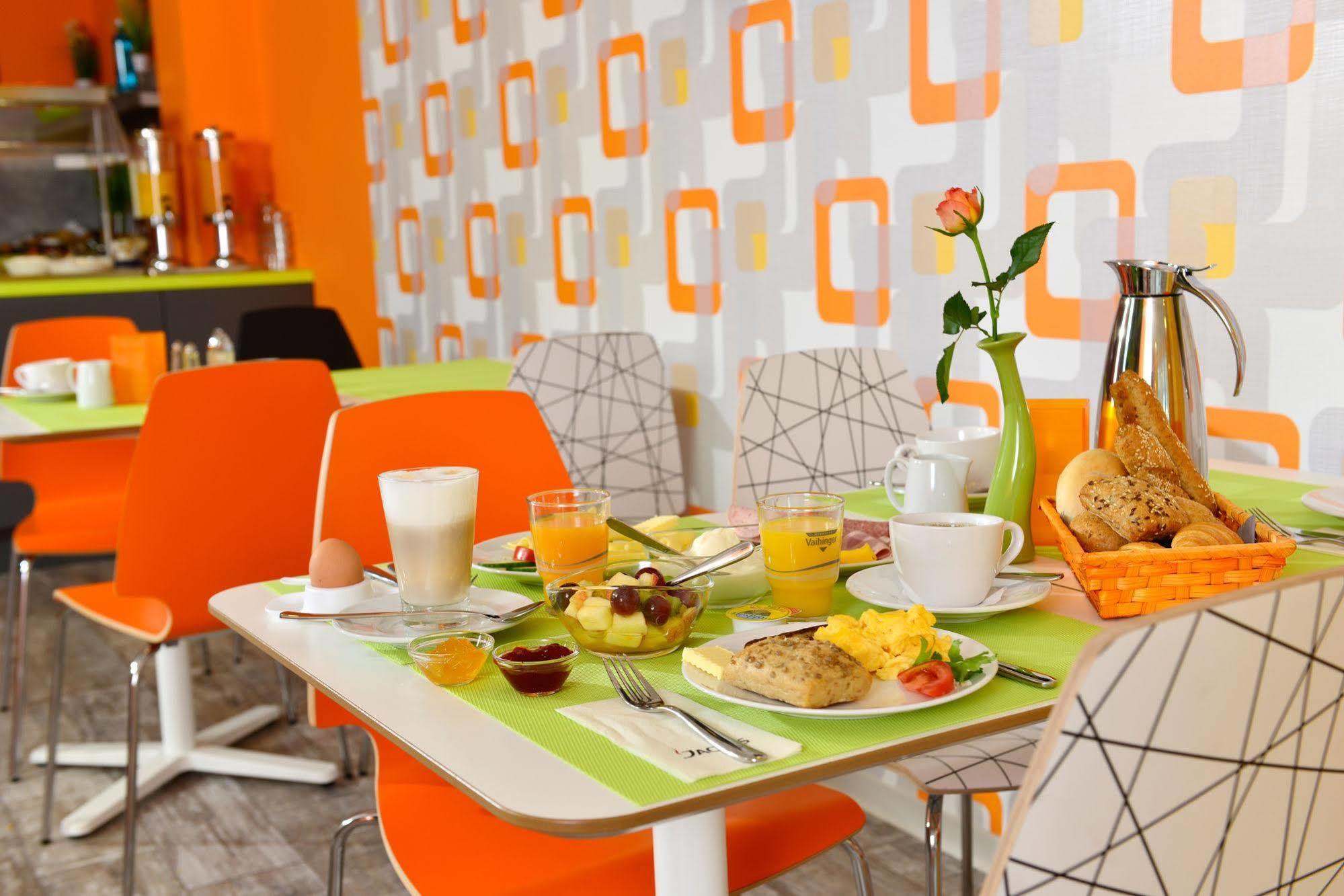 Sleepysleepy Hotel Giessen Linden  ภายนอก รูปภาพ